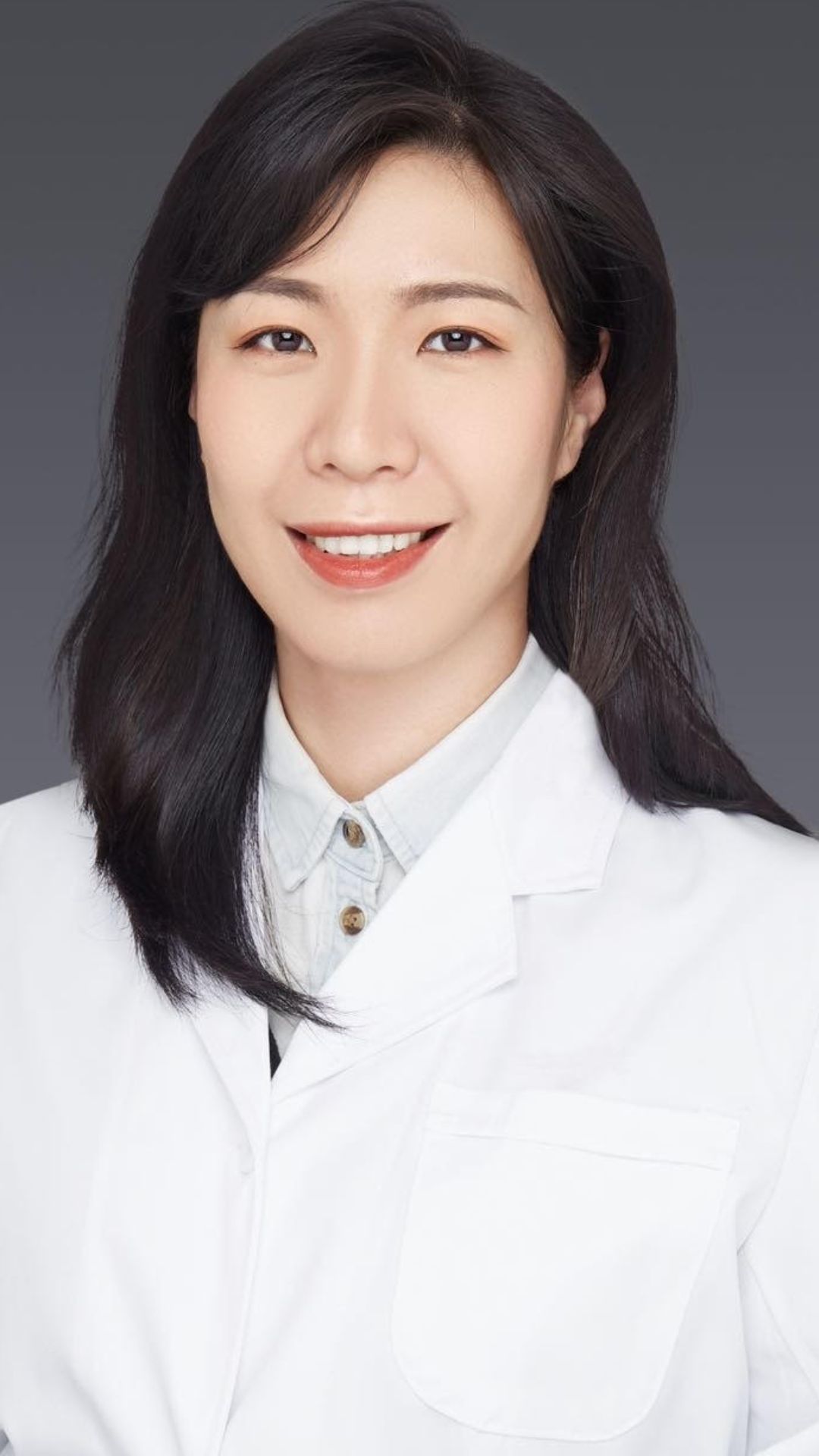 Photo of acupuncturist Dr Jialin Zhu